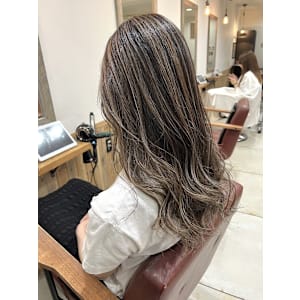 Norm横浜　ベージュハイライト