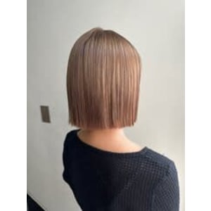 ベージュカラー