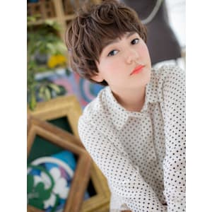 インナーカラーくせ毛風小顔束感ショート　マロンブラウン