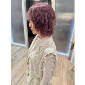 ラベンダーベージュイルミナカラー/レイヤーボブカット