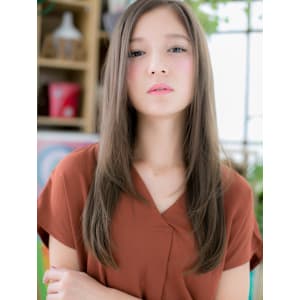 透明感オリーブグレージュ小顔レイヤーロング　透明感カラー