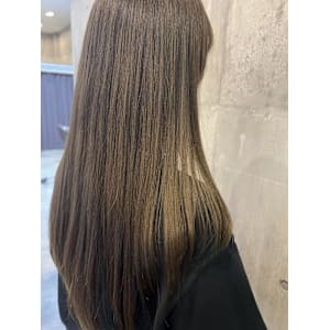 オリーブベージュ