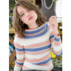 ニュアンスパーマグレーベージュくびレイヤー　くすみベージュ