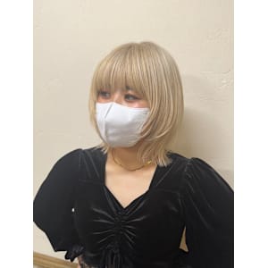 顔まわりレイヤー/ハイトーン/ホワイトベージュ/くびれ