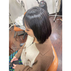 黒髪ショートボブ