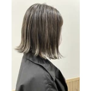 Norm横浜　オリーブグレージュ