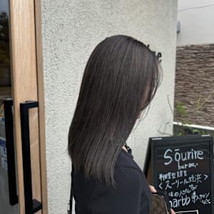 ダークグレーカラー