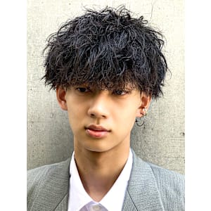 波巻きツイストスパイラルパーマ×メンズツーブロックマッシュ