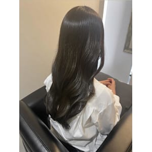 オリーブベージュ×レイヤー