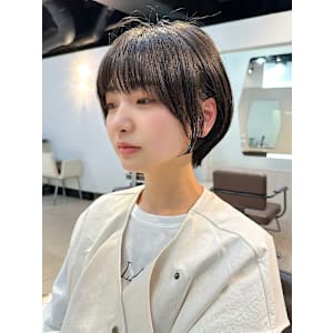 重くみせない丸みのショートボブ