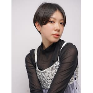 センターパートの【ハンサムショート】