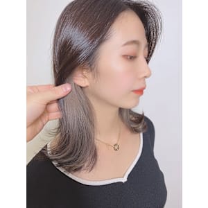 ★20代30代ミディアムイヤリングカラースモーキーベージュ