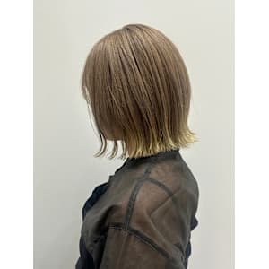 くすみベージュ