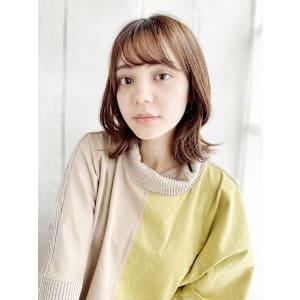 くびれスタイルの韓国風エギョモリスタイル