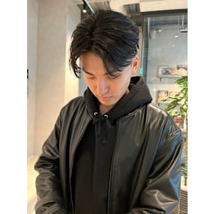 センターパート　爽やか　カルマパーマ　眉カット　刈り上げ