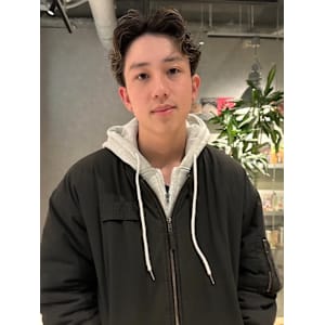 センターパート　アップバング　フェイスフレーミングハイライト