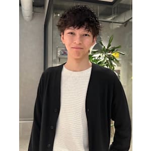 ツイストスパイラル　マッシュショート　ツーブロック　束感