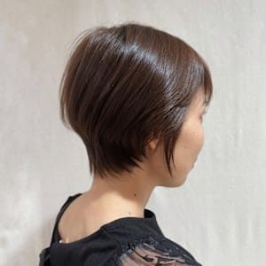 頭の形、クセを活かして！丸み大人ショートカット