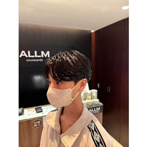 韓国風カルマパーマ 韓国スタイル メンズ 原宿 表参道