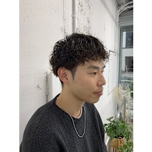 刈り上げショート×カーリーパーマ