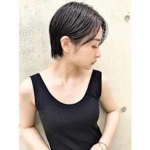 耳掛けタイトショート