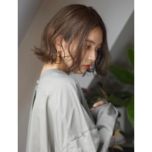 ミディアムくびれボブ