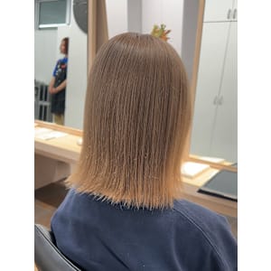 ミルクティーベージュダブルカラーケアブリーチ韓国風レイヤー