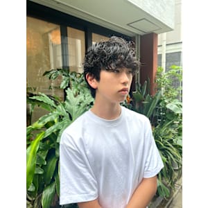 パーマ風癖毛メンズショート