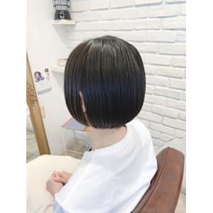 【MAGIC 小名木】ひし形ショートボブスタイル