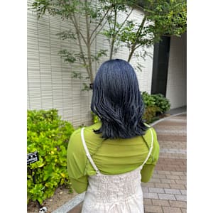 ブリーチ1回ネイビーカラー