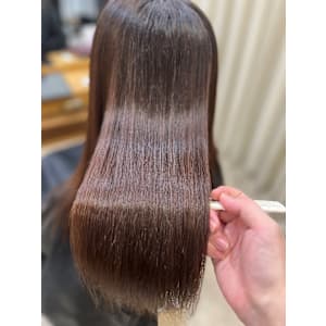 年齢を問わないグレイカラーとツヤ髪 - 髪質改善専門美容室MIRA【カミシツカイゼンセンモンビヨウシツミラ】掲載中