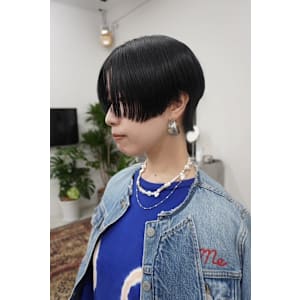 前下がりショート　モード　ダークブルージュ