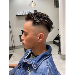 スキンフェード　ハイライト