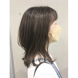 外ハネくびれスタイル