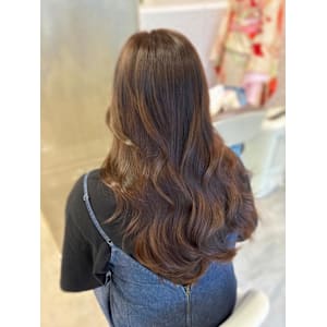 miu&清水大誠　韓国風　巻き髪