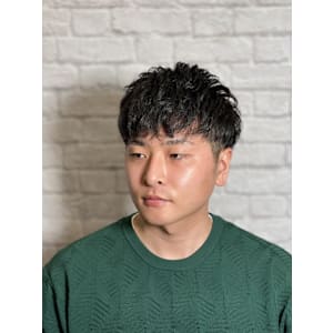 直毛の方に大人気！アップバングナチュラルパーマ《床屋》