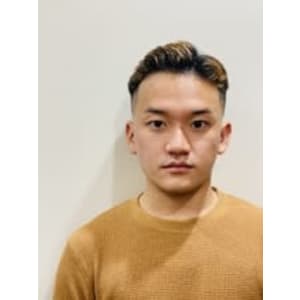 癖毛だからカッコいいスキンフェードスタイル（床屋）