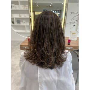 コントラスト！白髪ぼかしハイライトカラー