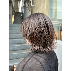 スタイリング簡単♪くびれボブカット×グレージュカラー