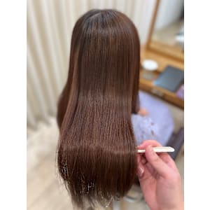 色もち抜群！しっとりブラウンカラー