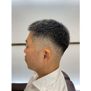 スキンフェード×フォワードスタイル