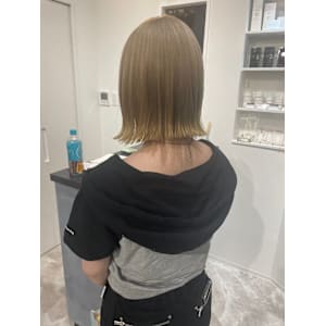 サンドベージュ