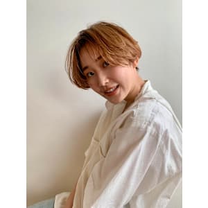 マッシュボブ/ニュアンスカラーセンターパート/30代/代官山