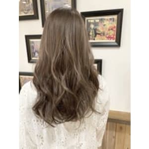 Norm横浜　ベージュカラー