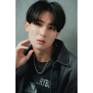 マッシュ"韓国風ナチュラルセンターパート