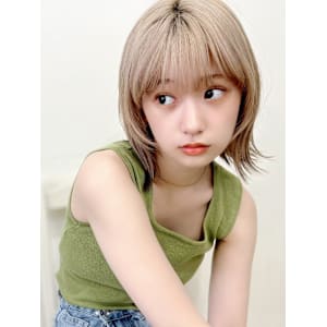 ボブレイヤー/ダブルカラー/グレーベージュ/ブリーチ