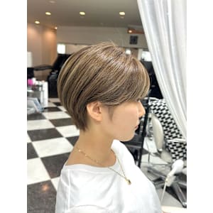 美髪ショートヘア