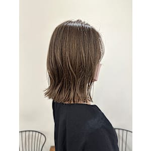 池袋 イルミナカラー シークレットハイライト 切りっぱなし♪