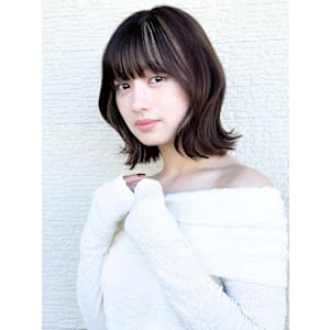 くびレイヤー前髪あり大人可愛いモテ髪20代30代こなれミディ