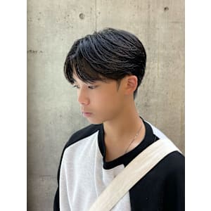 パーマなしカルマヘア　メンズ　韓国ヘア　原宿　表参道